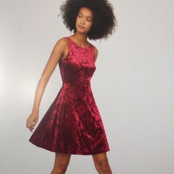 H&M Deep Red Velour Dress. Fits like a six - Picture 5 of 8
